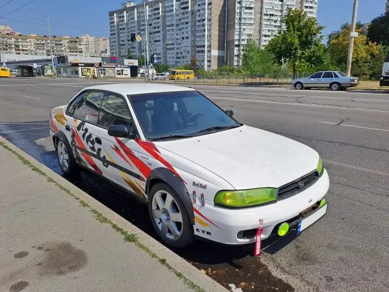 У Києві помічено Subaru Legacy у незвичайному тюнінгу